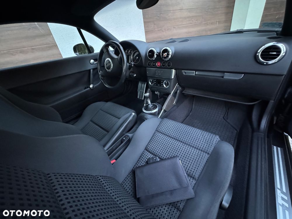 Audi TT Coupé 1.8T - 21