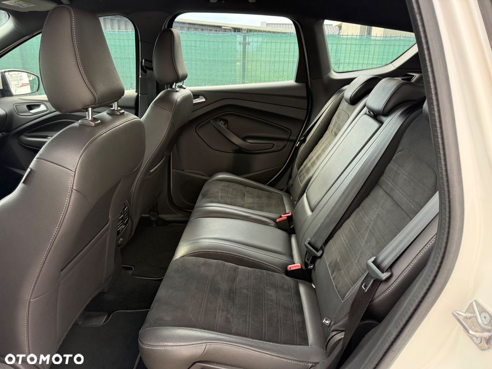 Ford Kuga 2.0 TDCi 4x4 ST-Line - 6