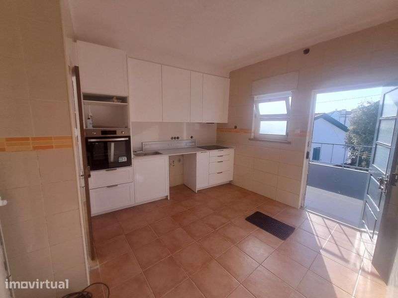 Moradia T3 com garagem e quintal - Grande imagem: 5/12