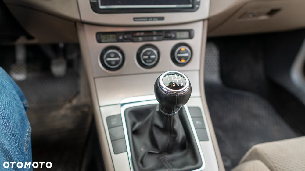 Volkswagen Passat Variant 1.8 TSI Comfortline - 20