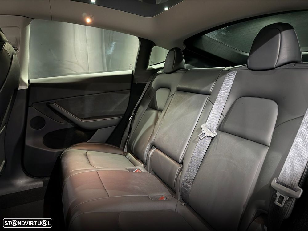 Tesla Model Y Performance Dual Motor AWD - 29