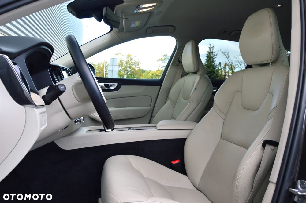 Volvo XC 60 B4 B Core - 12