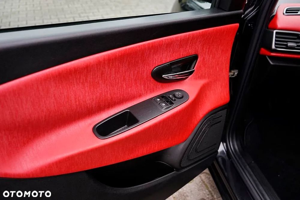 Lancia Ypsilon Y 0.9 TwinAir Turbo 8V Gold - 11