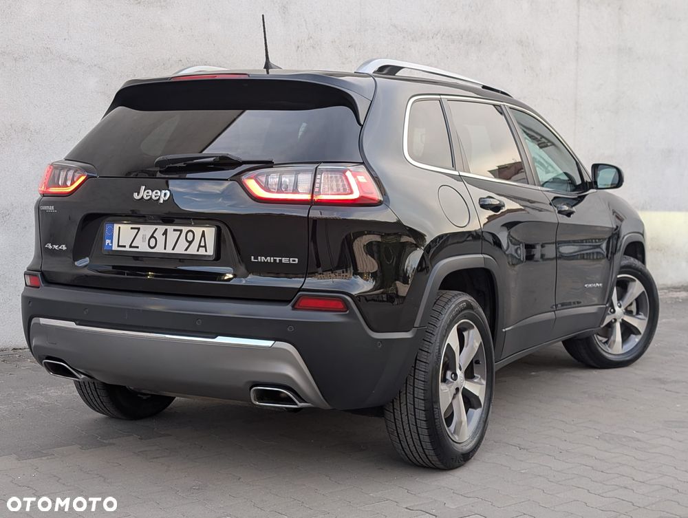Jeep Cherokee - 4
