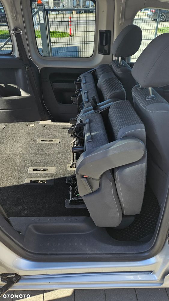 Volkswagen Caddy Comfortline Edition 4Motion DSG - 13