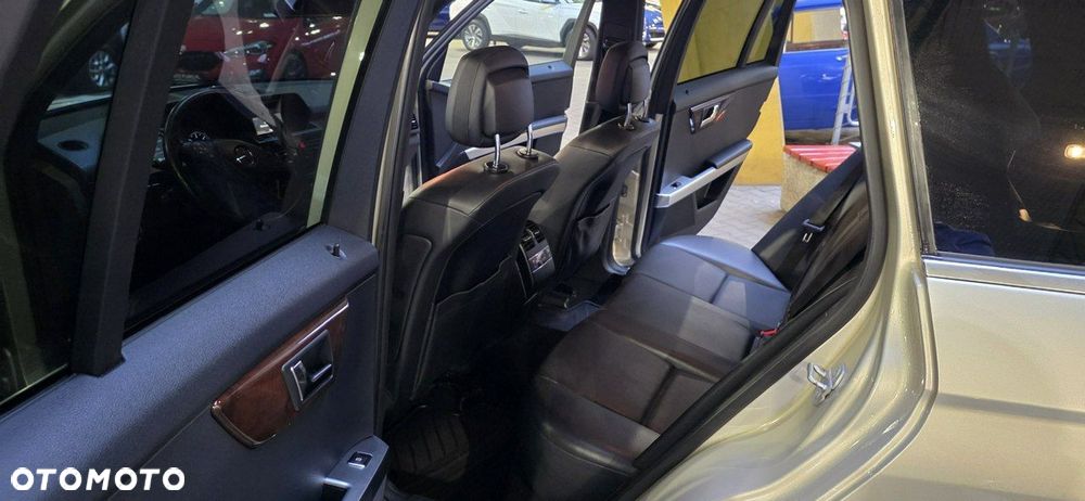 Mercedes-Benz GLK - 12