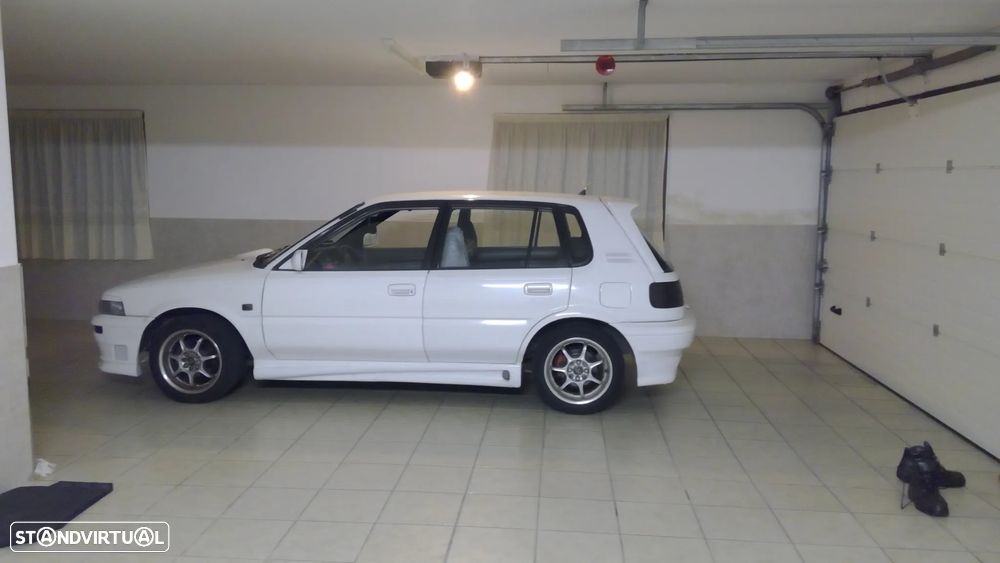 Toyota Corolla Liftback 1.3 - 4