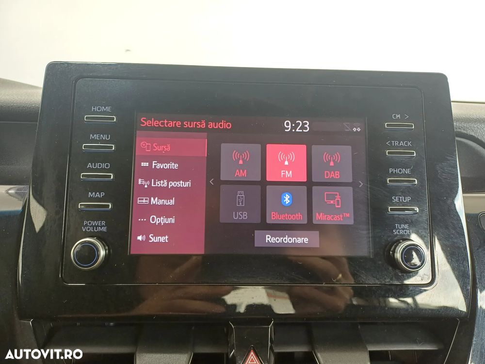 Toyota Camry 2.5 Hybrid Business - 16