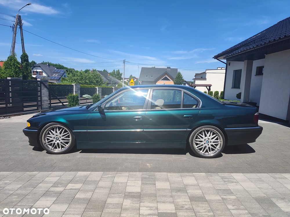 BMW Seria 7 740i - 7