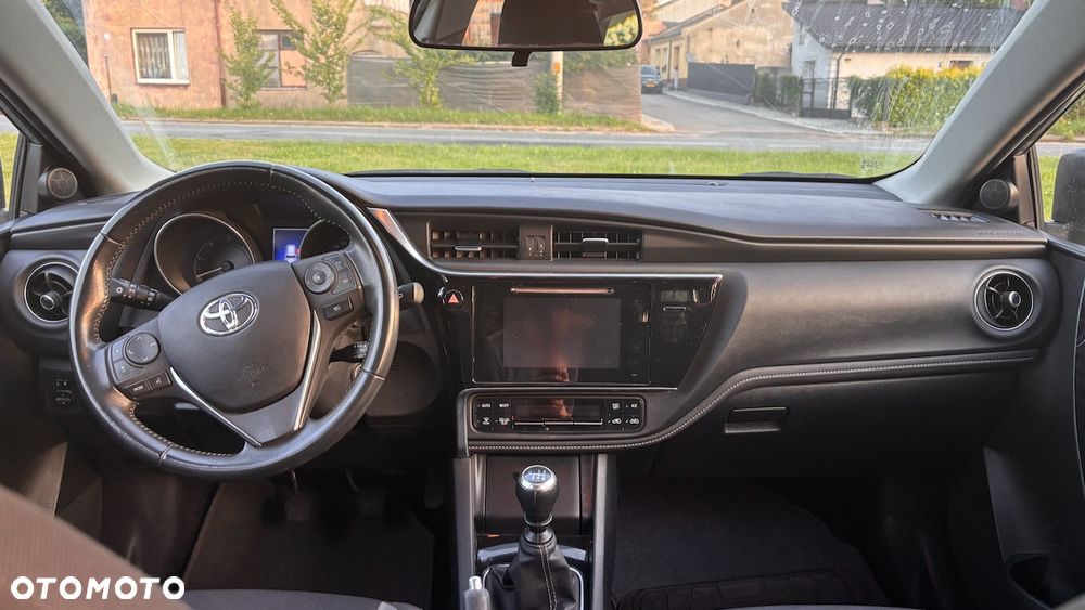 Toyota Auris 1.4 D-4D Touring Sports - 30