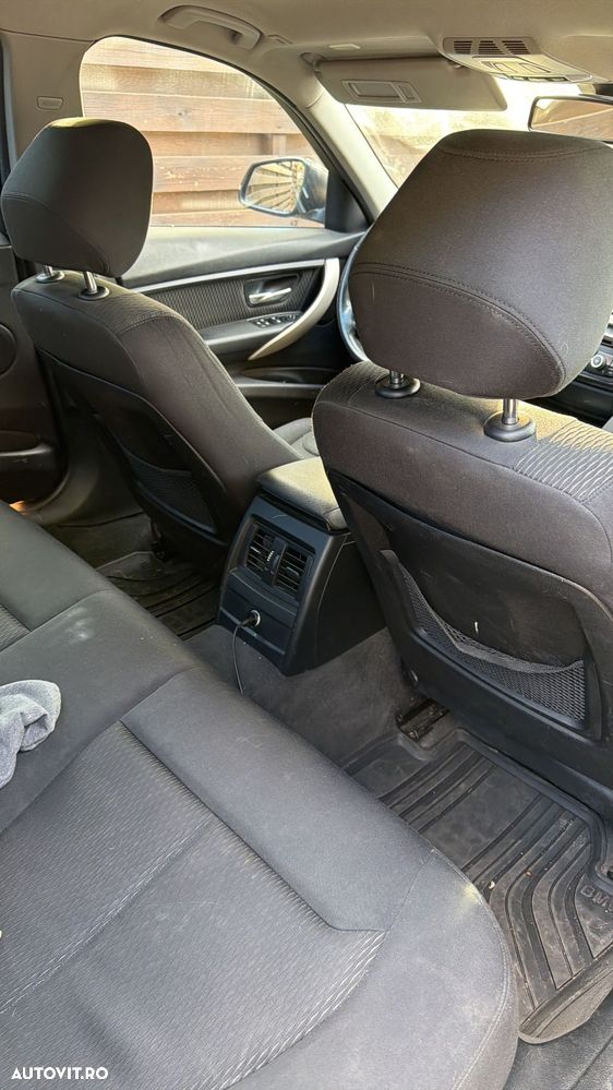 BMW Seria 3 320d xDrive - 6
