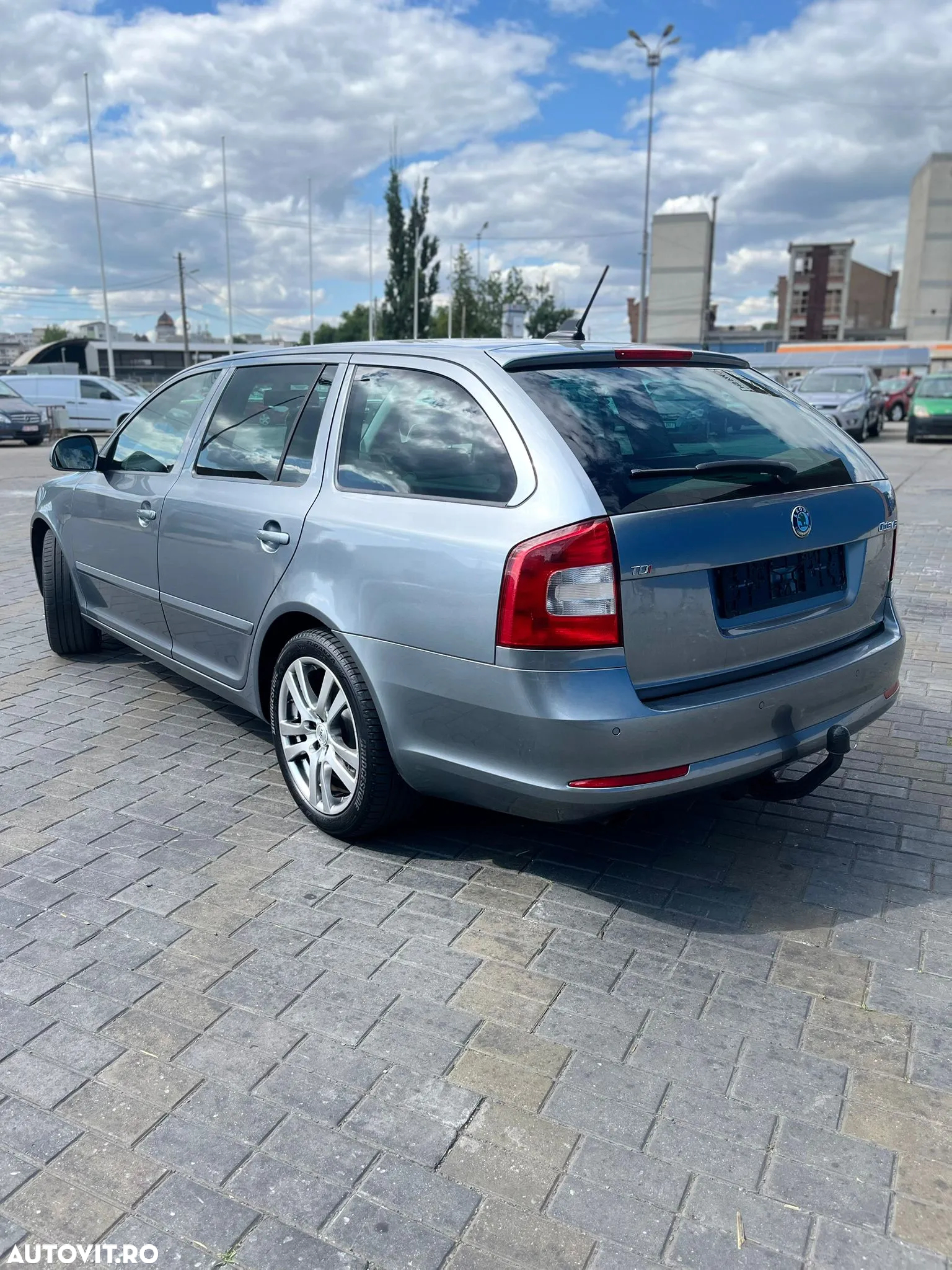 Skoda Octavia 2.0 TDI DPF DSG Elegance - 6