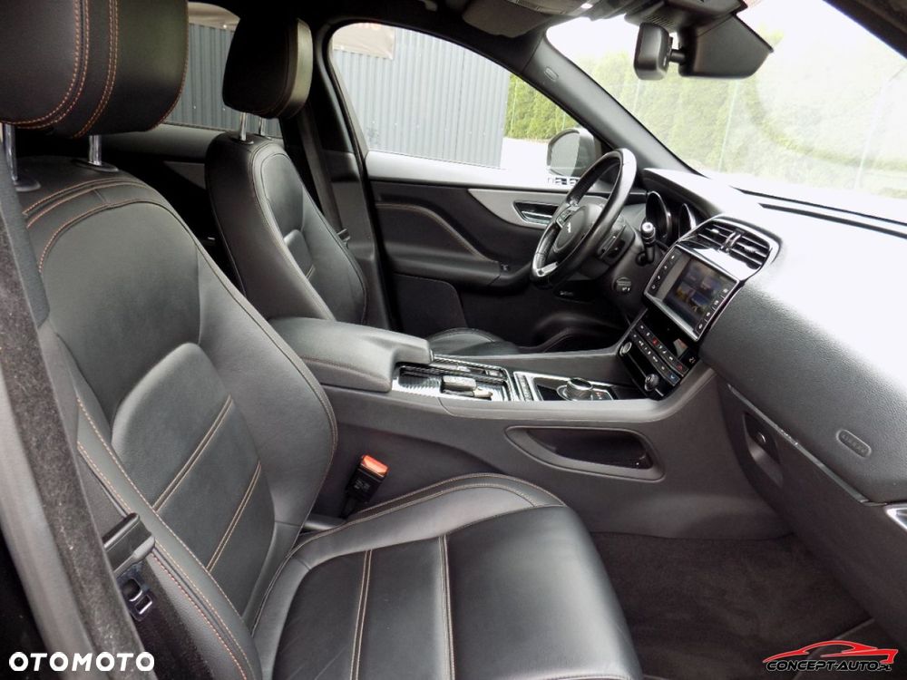 Jaguar F-Pace - 25