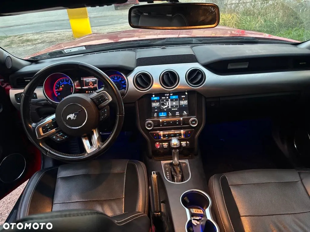 Ford Mustang - 5