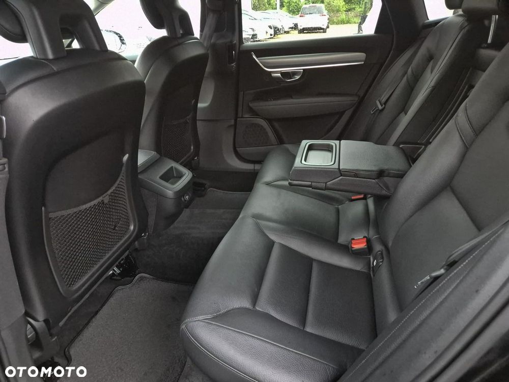Volvo V90 D4 AWD Geartronic Momentum Pro - 23