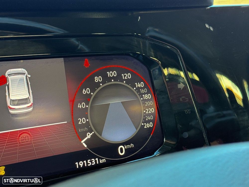 VW Golf Variant 1.6 TDi Confortline DSG - 21