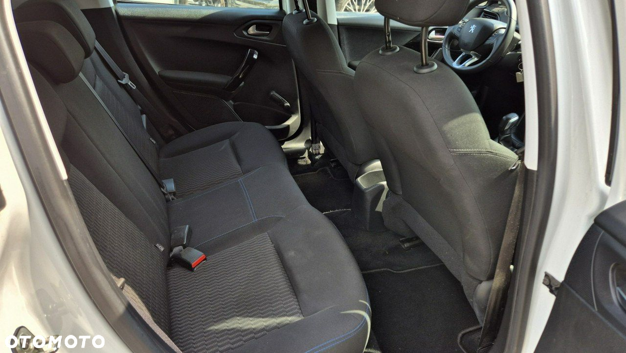 Peugeot 208 1.2 PureTech Active - 17