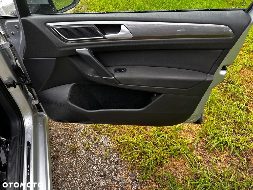 VW Golf Sportsvan 2016 Fotele Kanapa Boczki Podgrzewane - 12