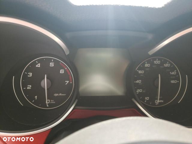 Alfa Romeo Stelvio - 9