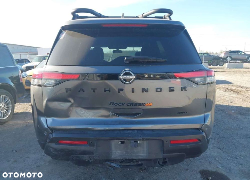 Nissan Pathfinder - 6