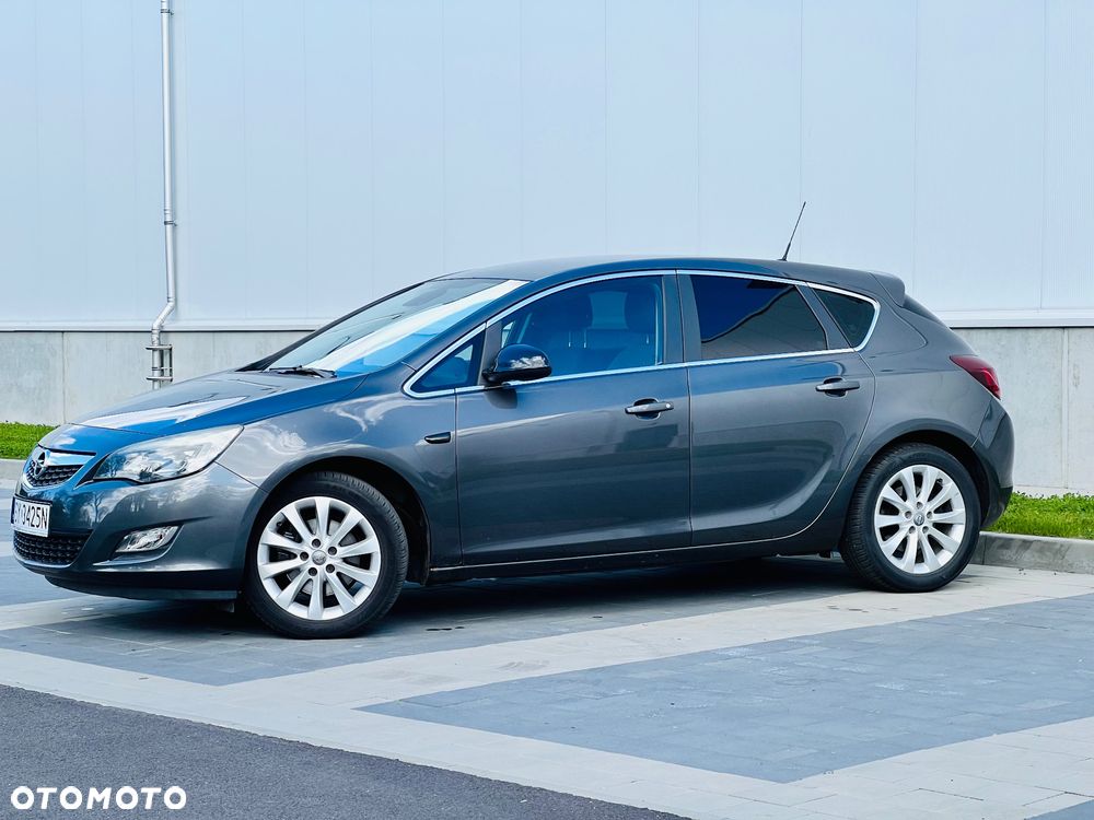 Opel Astra 1.6 Turbo Innovation - 11