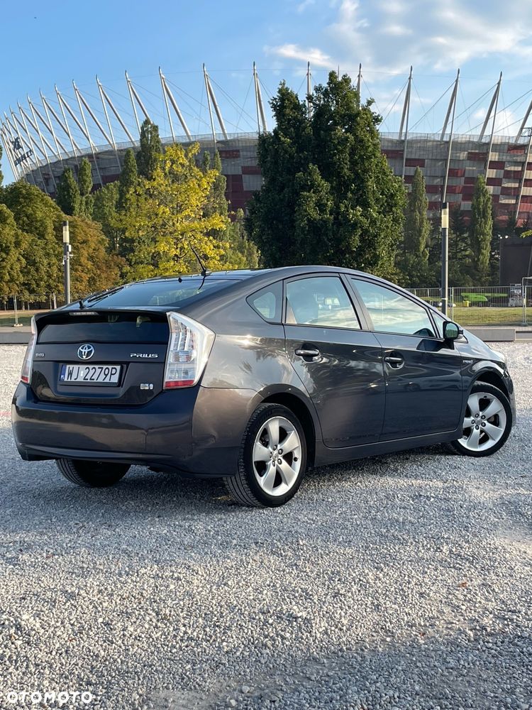 Toyota Prius (Hybrid) Comfort - 3