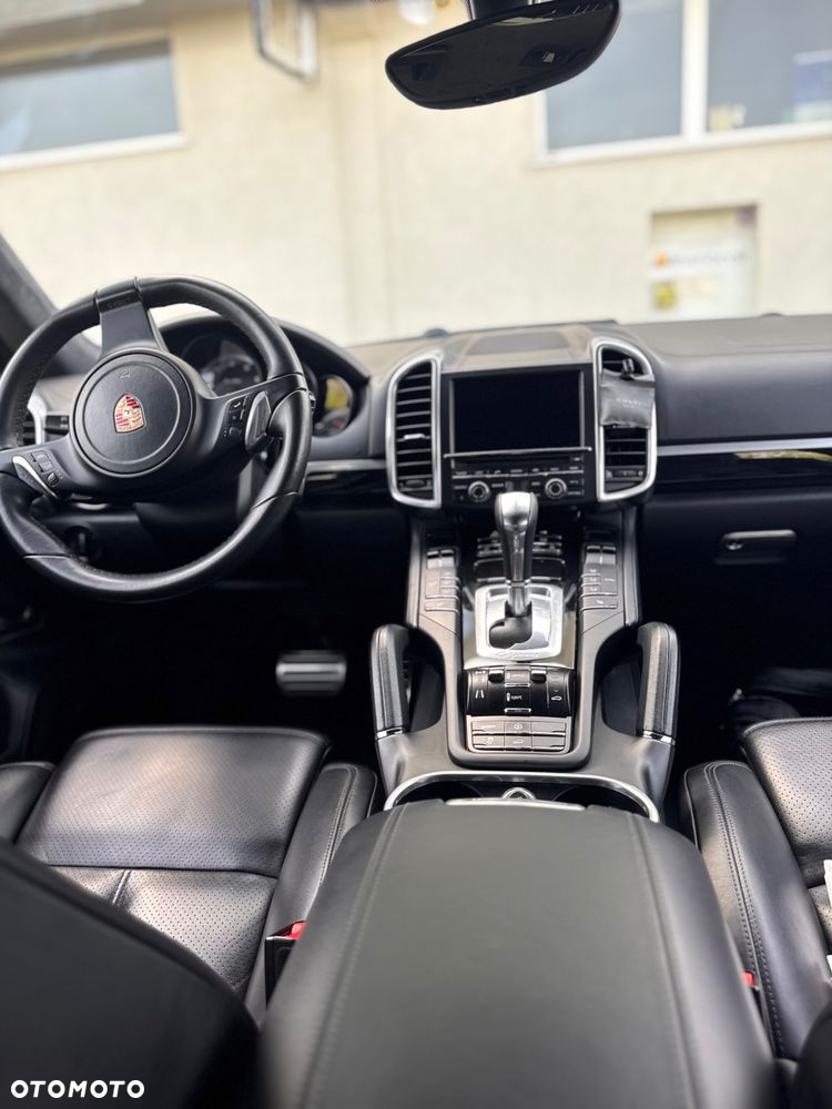 Porsche Cayenne Turbo - 12