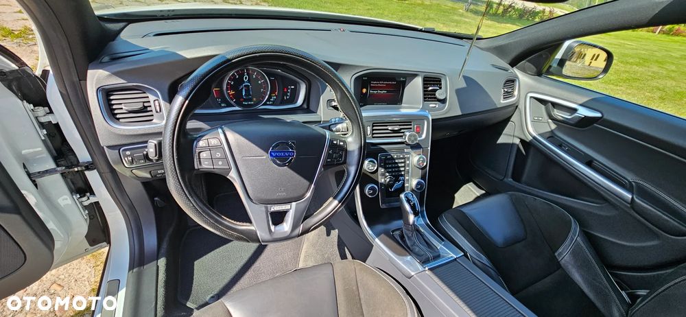 Volvo V60 T3 Momentum - 13