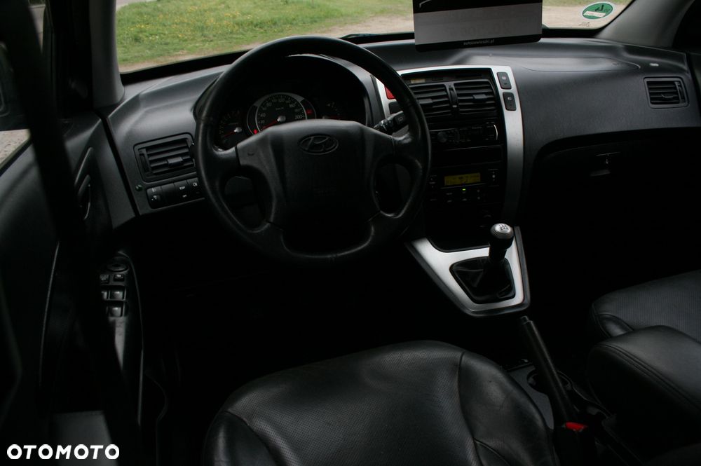 Hyundai Tucson 2.0 Comfort 2WD - 10