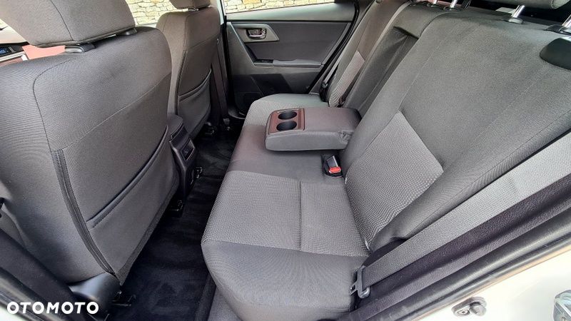 Toyota Auris 2.0 D-4D Comfort - 23