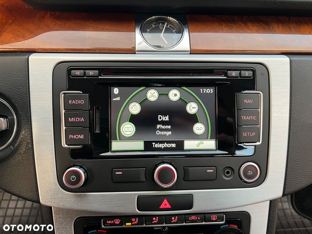 Volkswagen Passat - 14