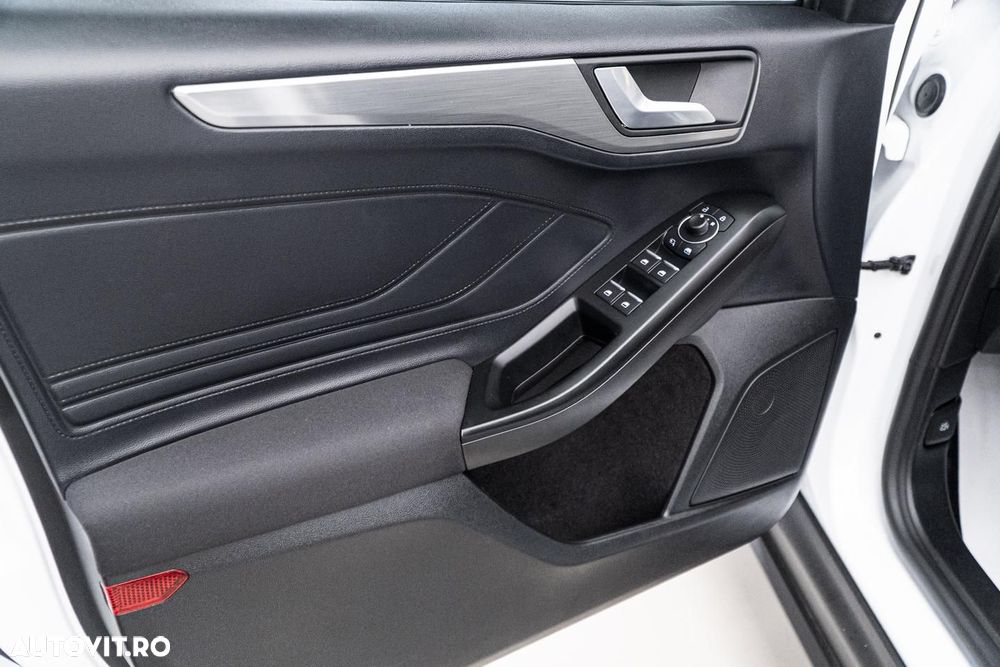 Ford Focus 1.0 EcoBoost Titanium - 23