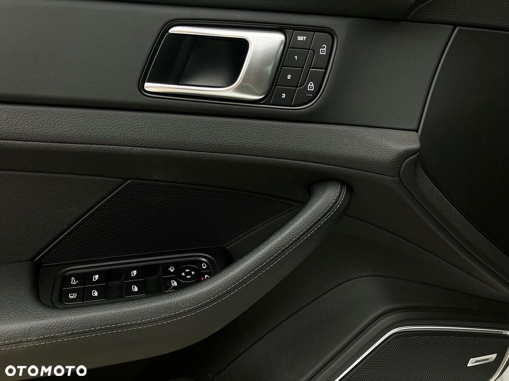 Porsche Panamera - 17