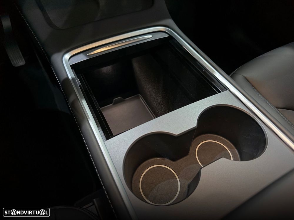Tesla Model Y Long Range Dual Motor AWD - 30