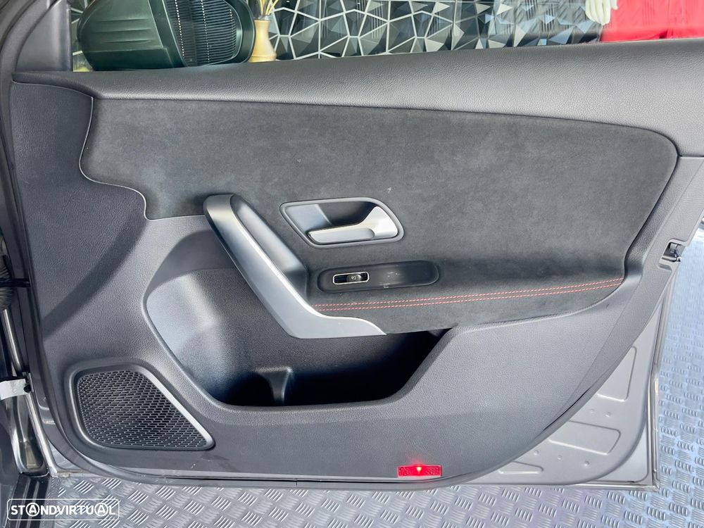 Mercedes-Benz A 250 e AMG Line - 31