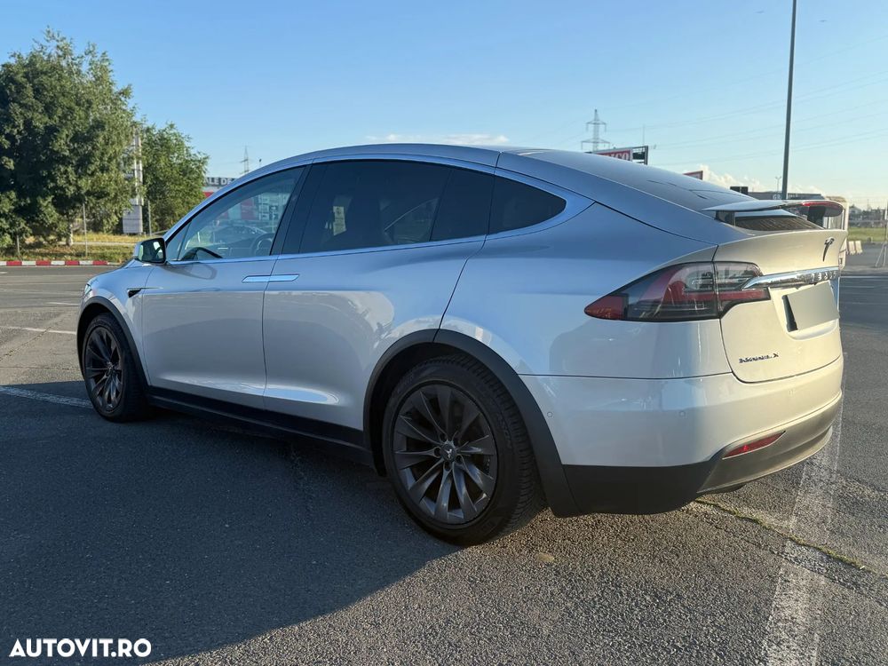 Tesla Model X - 2