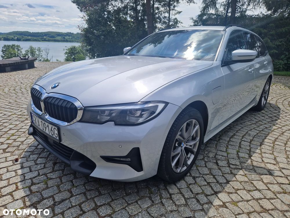 BMW Seria 3 330e xDrive - 1