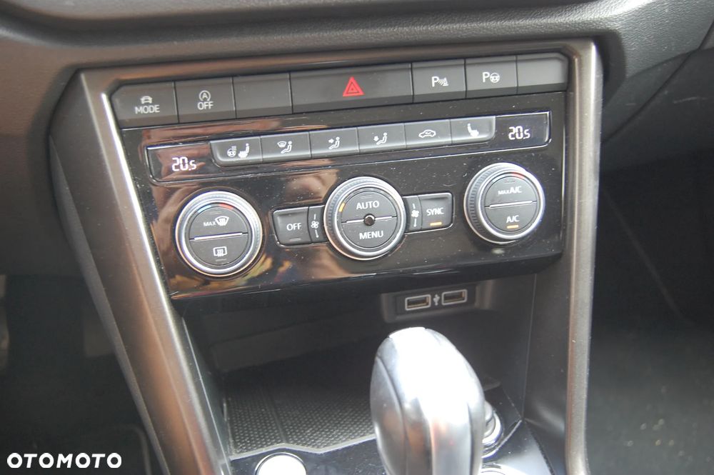 Volkswagen T-Roc - 22