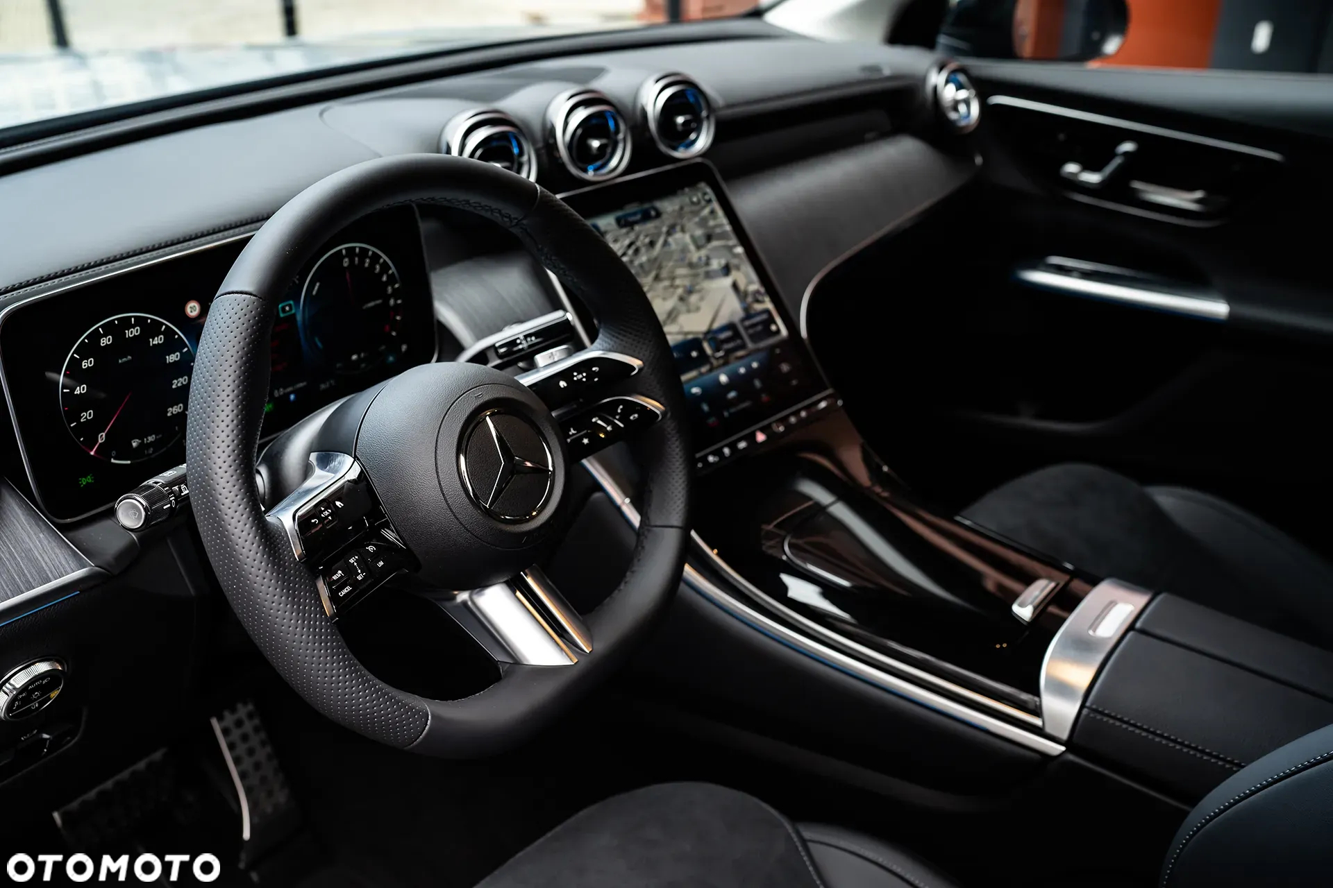 Mercedes-Benz GLC 300 e 4-Matic AMG Line - 19