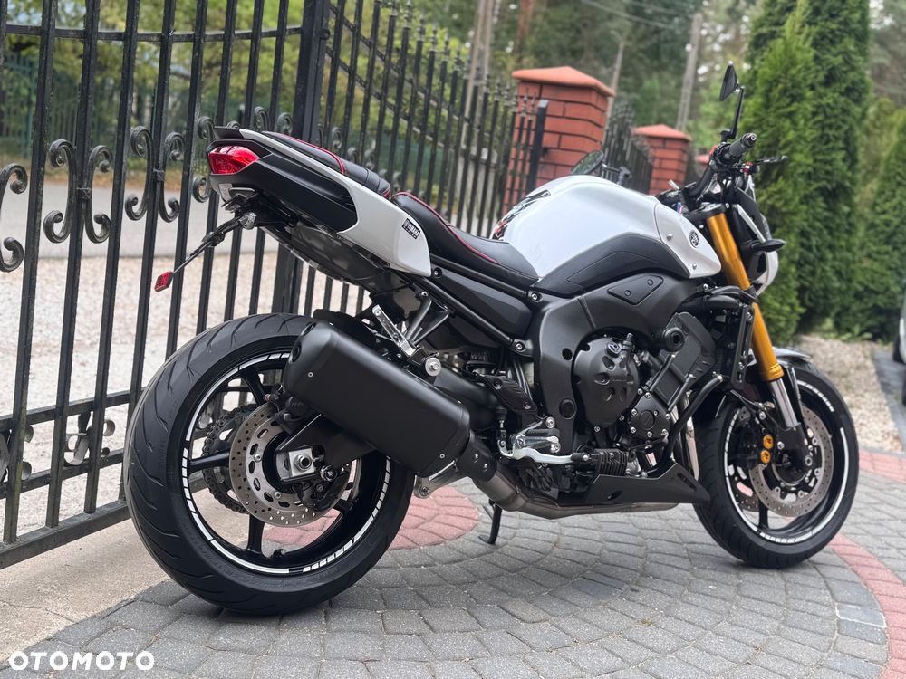 Yamaha FZ8 - 4