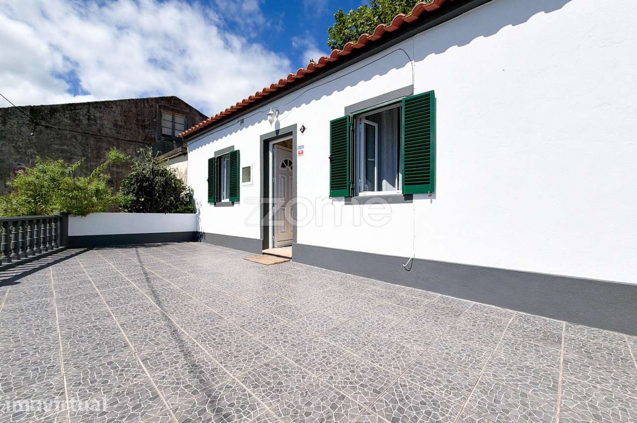 Moradia T1+1 com Terraço e Vista Mar na Povoação - Grande imagem: 3/31