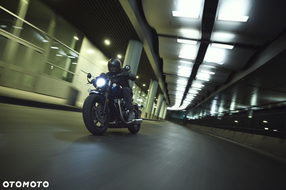 Triumph Bonneville Bobber - 12