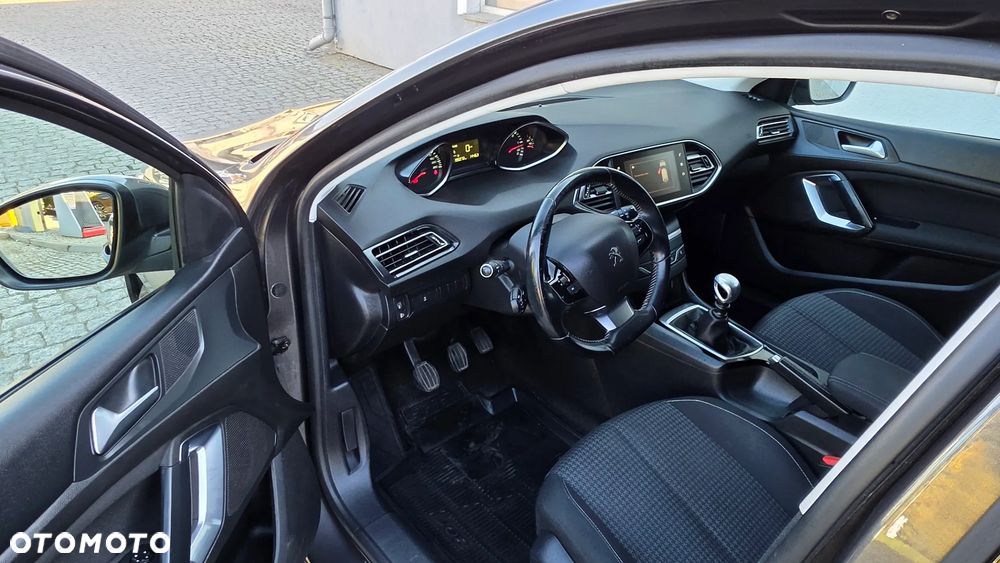 Peugeot 308 BlueHDi 130 Stop & Start Allure - 11