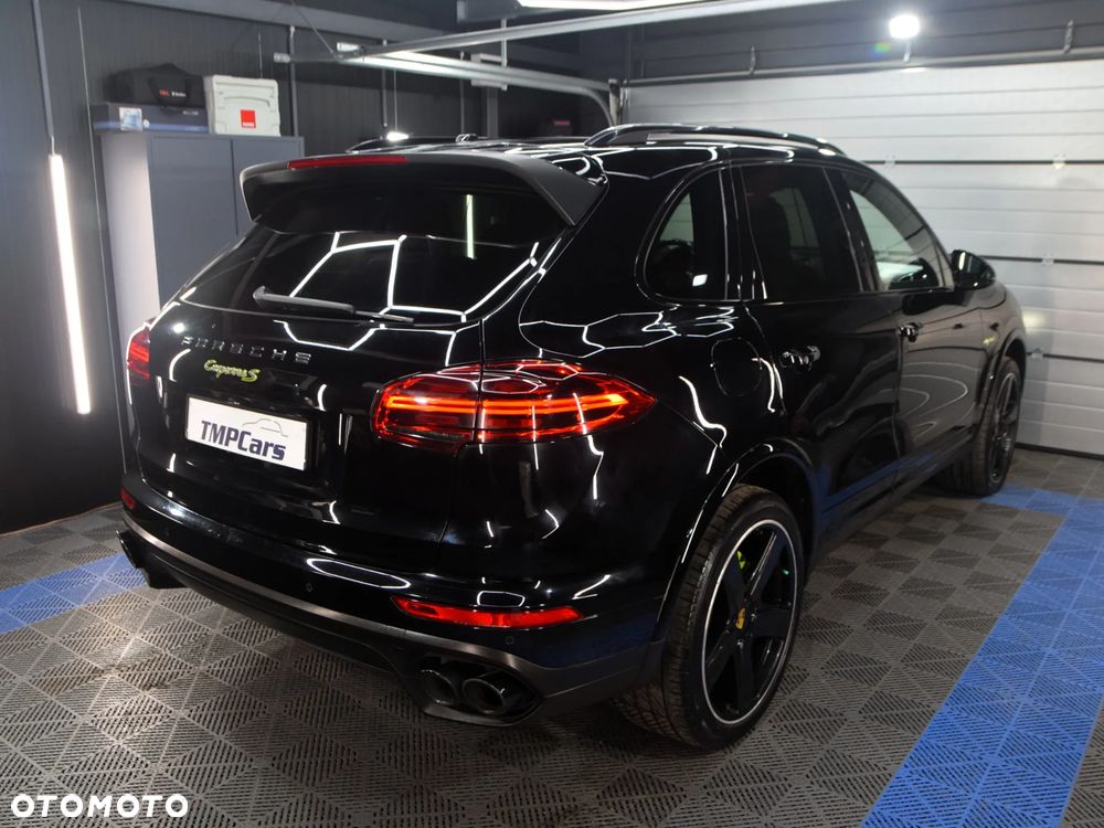 Porsche Cayenne S E-Hybrid Platinum Edition - 36