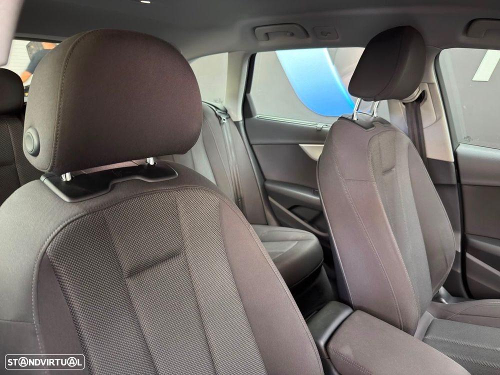 Audi A4 Avant 35 TDI S tronic - 42