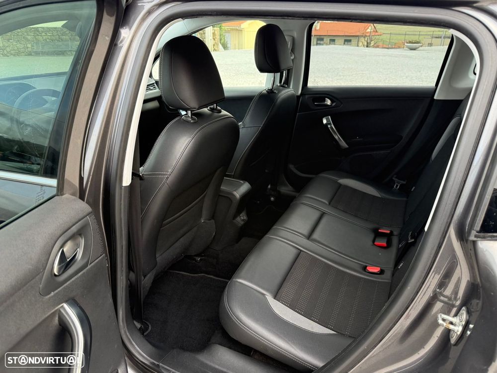 Peugeot 2008 e-HDi FAP 92 STOP & START Allure - 19