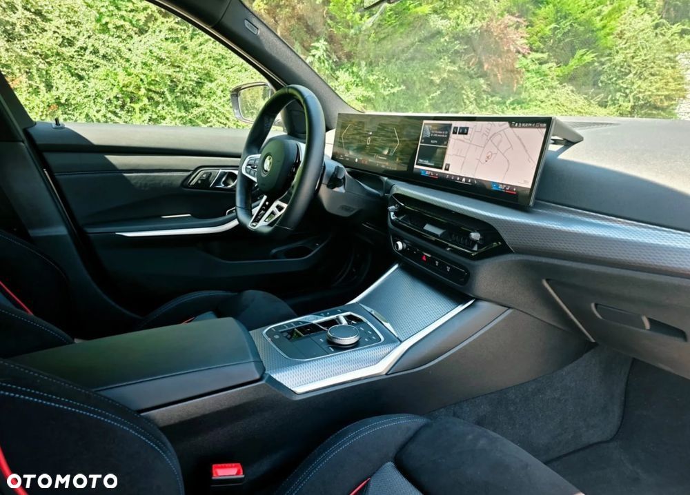 BMW Seria 3 330i xDrive M Sport - 10
