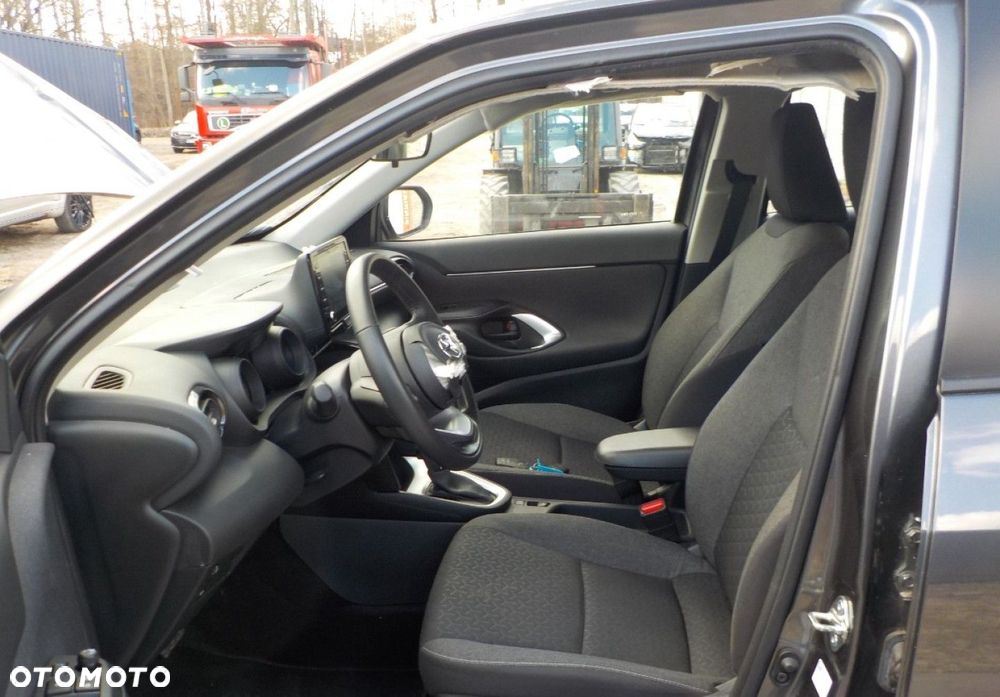 Toyota Yaris Cross - 32