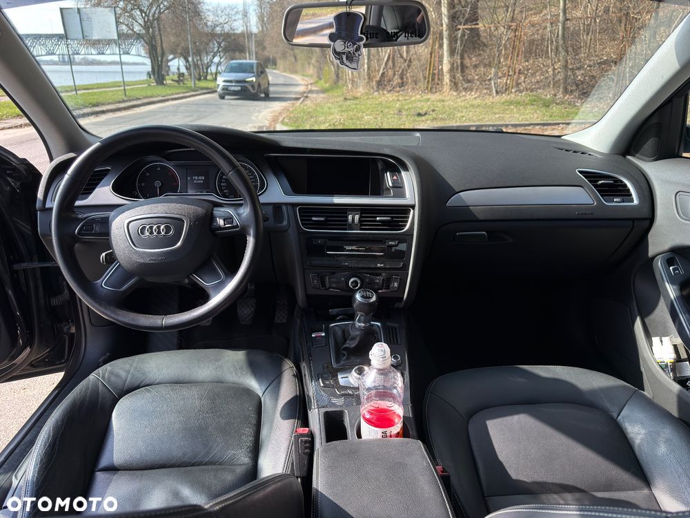 Audi A4 Limousine - 16