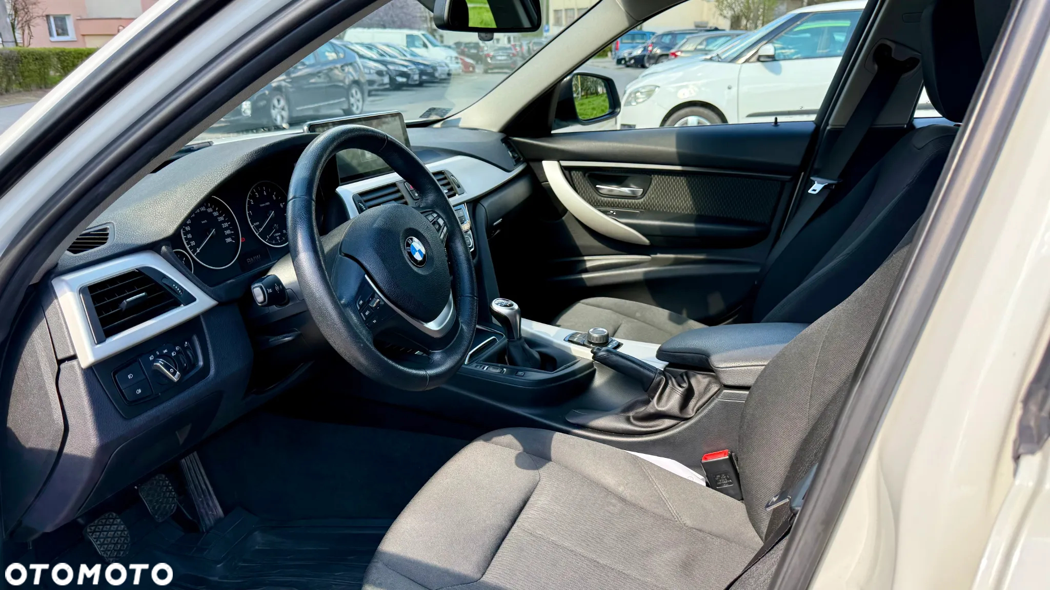 BMW Seria 3 318i - 17
